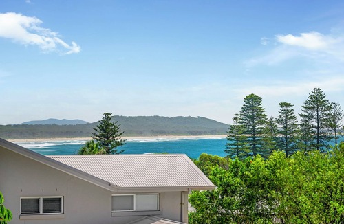 Crescent Head House | CUTE COTTAGE BY THE SEA!