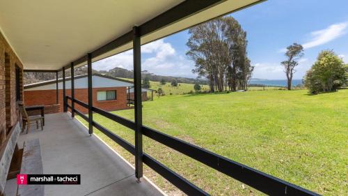 Barragga Bay House | Cuttagee Beach Cottage 5 - Tathra Bermagui Rd 3521