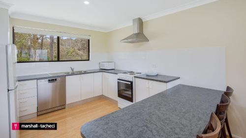 Barragga Bay House | Cuttagee Beach Cottage 5 - Tathra Bermagui Rd 3521