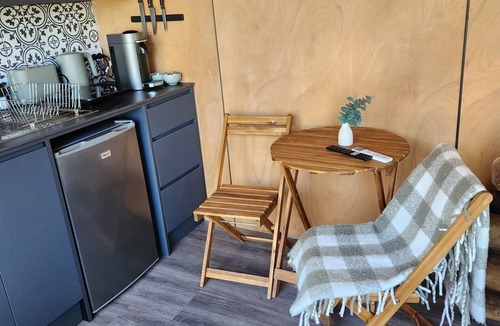 Bowman Farm Cabin | Dam It Getaway Posh Pod Beautiful tiny home- pet Friendly