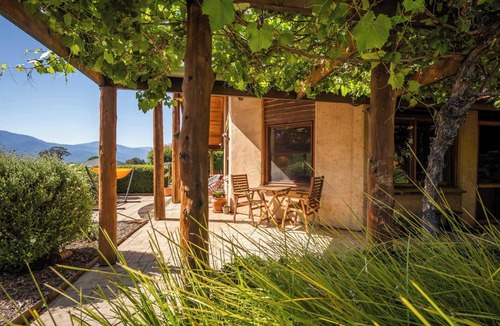 Tawonga House | Daybreak Lodge | High Country Earthen Escape