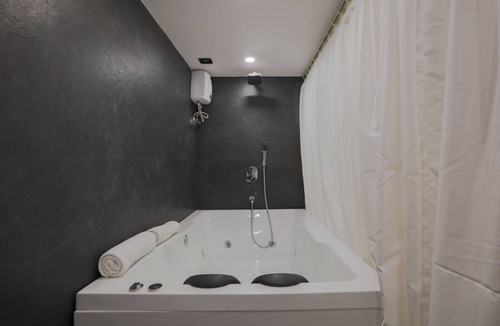 Versova House | De Classico Hotel Apartment