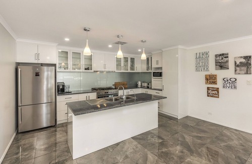 Mannum House | Decked Out on River Lane