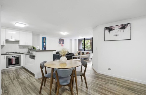 Ultimo Apartment | Delicated 3BR Apt (Parking)/Darling Harbour-10min