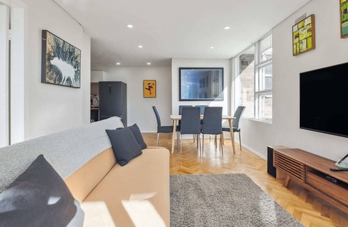 McMahons Point Apartment | Delightful 1BR Sydney City Escape