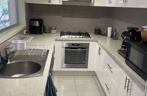 Broadmeadows House | Delightful 3-bedroom house with AC in Broadmeadows
