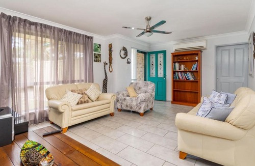 Bongaree House | Delightful Duplex on Rose