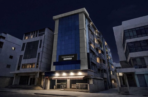 Bangalore City Center House | Deluxe Richmond MG Metrrichmond