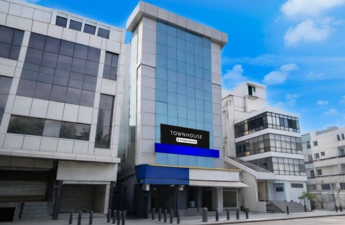 Bangalore City Center House | Deluxe Richmond MG Metrrichmond