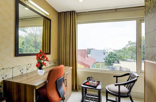 Bullawala House | Deluxe Room Gold Stone Comfort