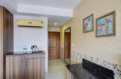 Bullawala House | Deluxe Room Gold Stone Comfort