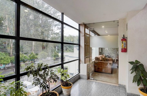 Bullawala House | Deluxe Room Gold Stone Comfort