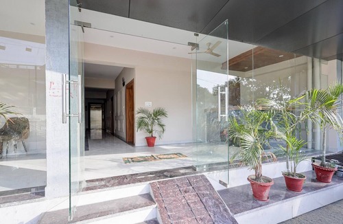 Haldwani House | Deluxe With Balcony Haldwani inn 2.0