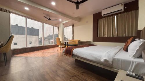 Khattalwada Hotel | DEO SIGNATURE SUITE Hotel