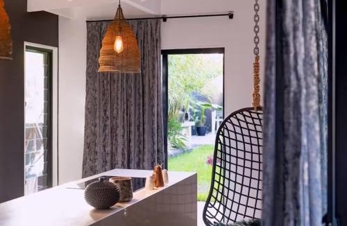 Marcus Beach House | Desert Flame - Private Oasis near the Beach