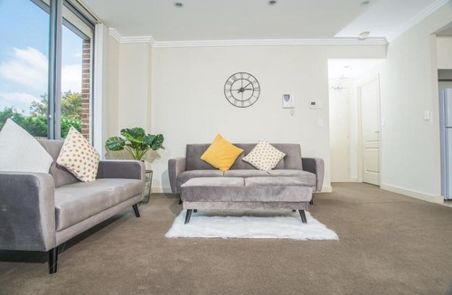 Gordon Apartment | Designed Home of Ultimate Convenience In Gordon