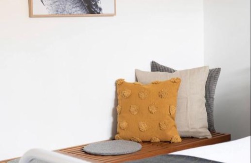 Brunswick East Apartment | Designer townhome adjacent to East Brunswick Village 2min to tram plus private parking