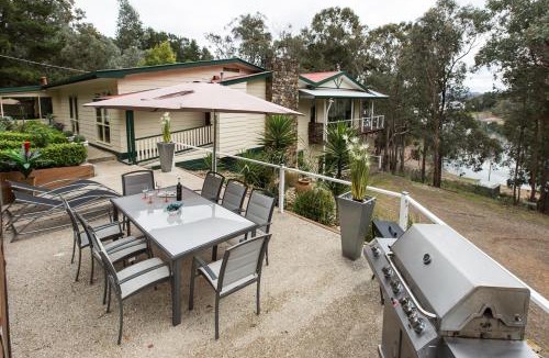 Taylor Bay House | Devinegetaway