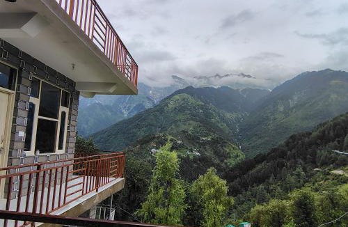 Naddi House | Dhauladhar Mountain Bliss Home Naddi Dharmshala