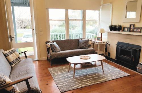 Queenscliff House | Dinghy s Rest
