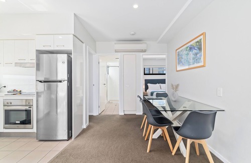 Mooloolaba Hotel | Direct Collective - Seabreeze Mooloolaba