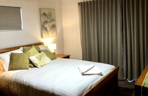 Emerald Beach House | Dog-friendly Bluff Rd Beach House, Emerald Beach
