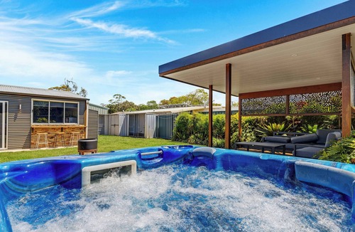 Surfside House | Dog Friendly, Spa and Beaches- Surfside Family Home