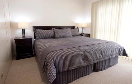 Vincentia Hotel | Dolphin Shores
