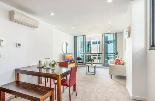 Doncaster Apartment | Doncaster Nook - Cosy Comfort with Heated Pool