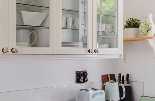 Milton House | Donovan's Cottagen - Close to Milton Delights
