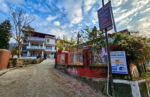 Gunehr House | Dorjee House Bir