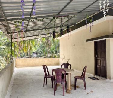 Tonse West House | Dormitory with 3 double beds and 1 single bed