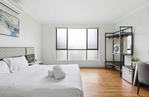 Greystanes House | Double Bed - Quiet Greystanes Stay Near M4 with Shared Bathrooms and Amenities