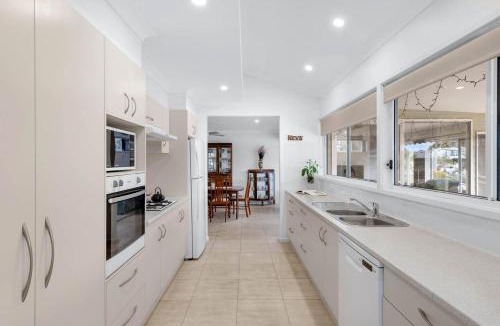 Sussex Inlet House | Doug's Jetty - Sheets Provided