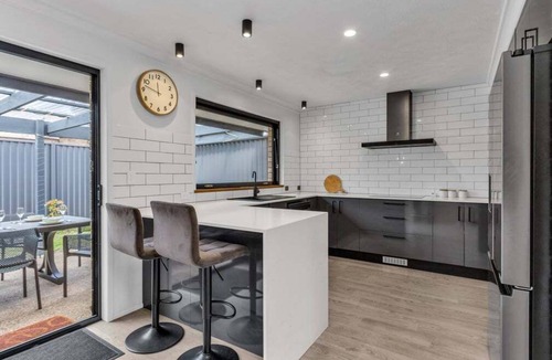 Bogangar House | Dream beachside escape, three-minute walk from the stunning Cabarita Beach.