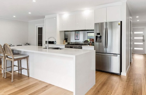 Dromana House | Dromana Drift Pool Retreat