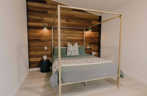 Smiths Gully Cabin | Duck'n Hill Loft (& EV charge station!)