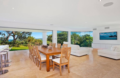 Forresters Beach House | DUNDERAVE - BEACHFRONT LUXURY