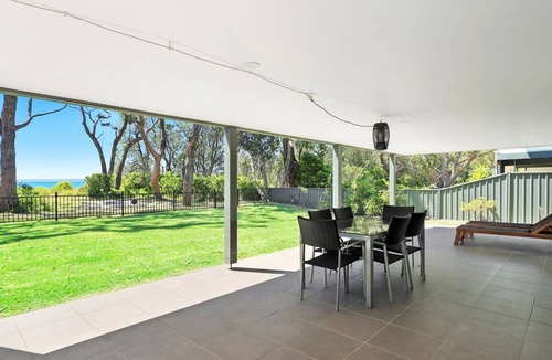 Vincentia House | Dune House Vincentia by Book Jervis Bay