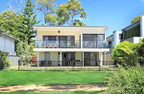 Vincentia House | Dune House Vincentia by Book Jervis Bay