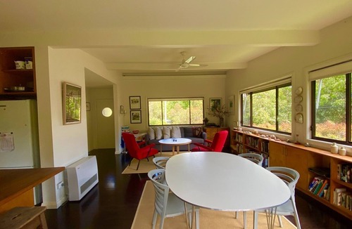 South Durras House | Durras Cottage - Pet friendly Holiday Home
