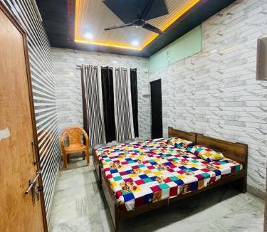 Mathura House | Dwarkapuri Paras guest house