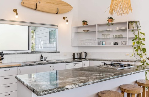 Byron Bay Apartment | EAST COAST ESCAPES | Lighthouse Lodge