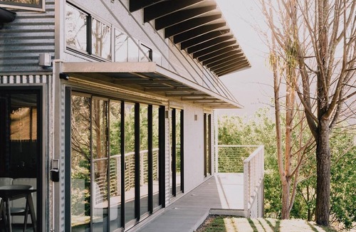 Buffalo River House | 'ECHO' - 3 Bedroom - Lifestyle Retreat in Myrtleford