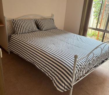 Echuca House | Echucas Pawfect Accommodation - Dog Friendly