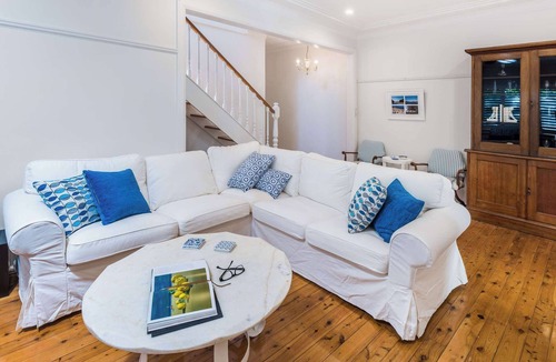 Vaucluse House | Elanora House In Prestigous Vaucluse