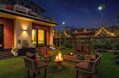 Gurugram Villa | ELIVAAS Prassanam Vatika 2 BHK Hillside Villa with Private Pool