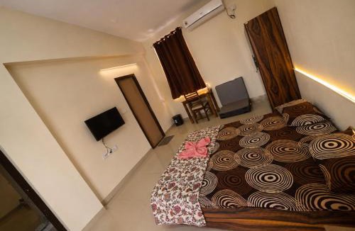 Medchal House | Emberlake Retreat