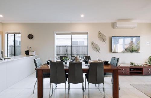 Griffin House | Enchanting Griffin Retreat Memorable Stay Awaits