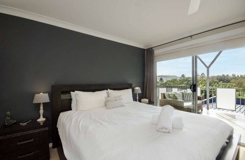 Macmasters Beach House | "Endless Summer" - Close to Beach & Pet-Friendly